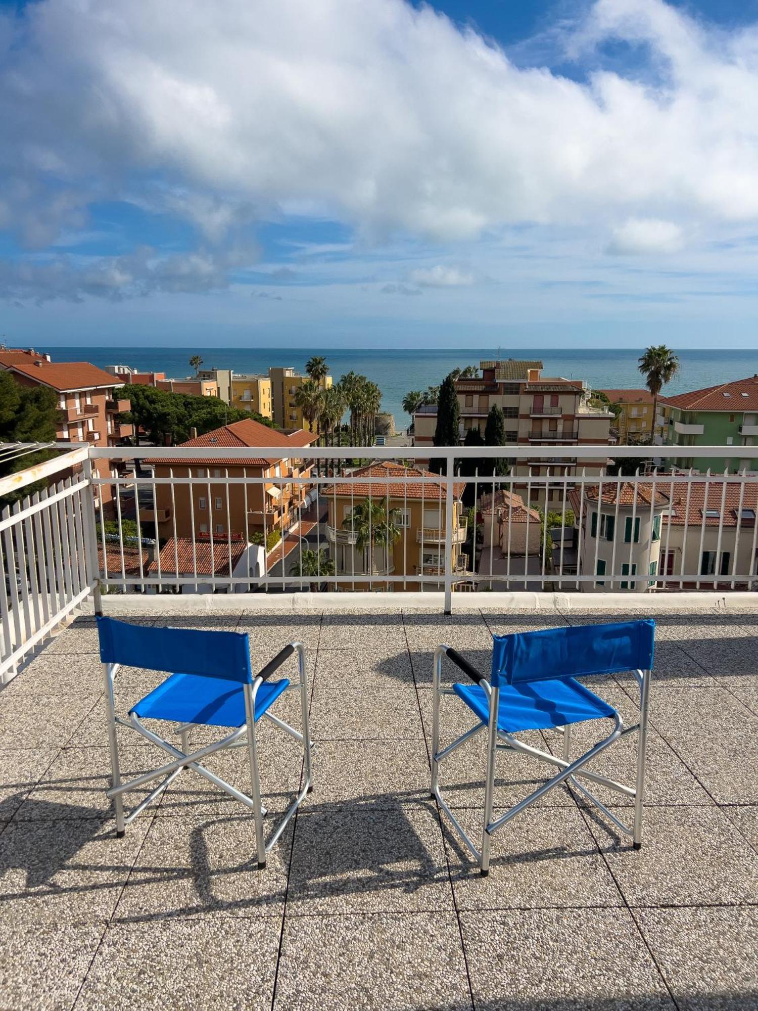 Casa Carlotta Apartamento San Bartolomeo Al Mare Exterior foto